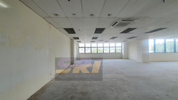 Space 18 (D12), Factory #470154361